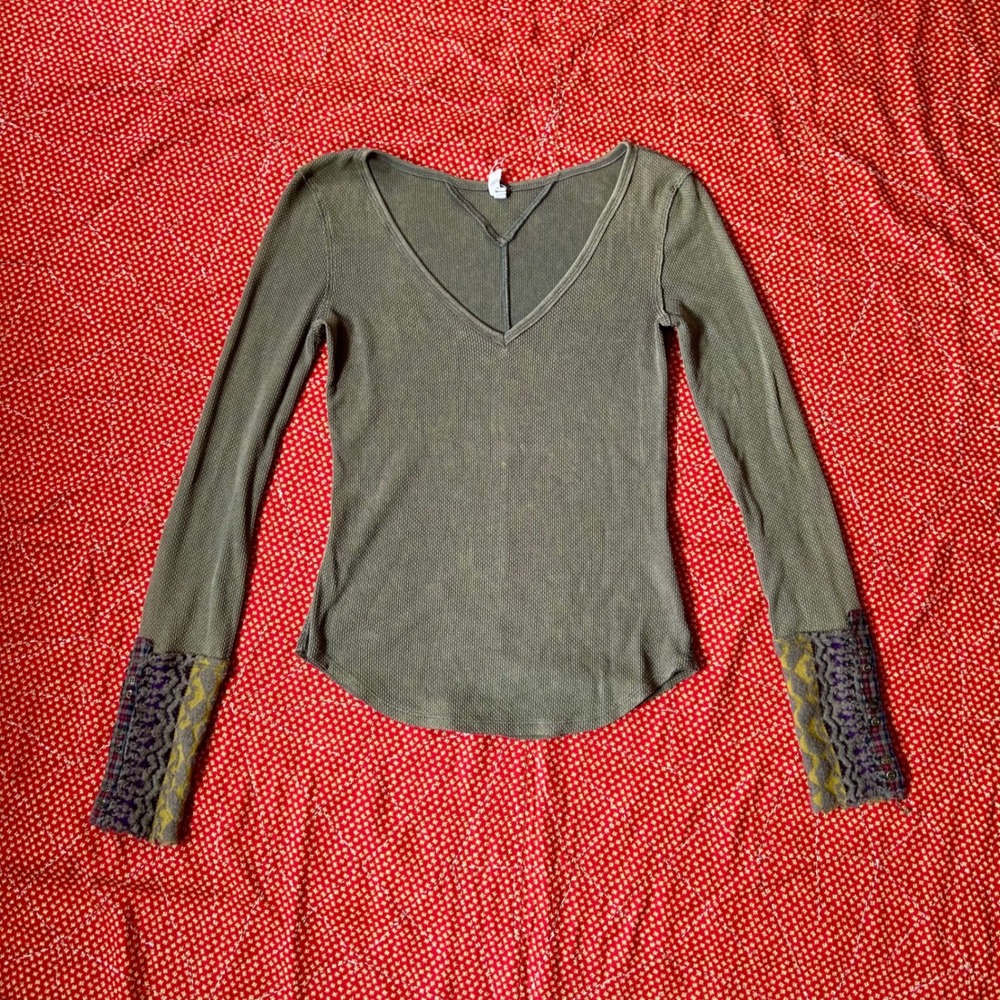Free People We The Free Olive Green Thermal V-Neck Top Mixed Media Cuffs Small